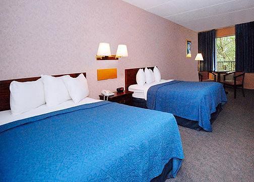 Lancaster Family Resort Room photo